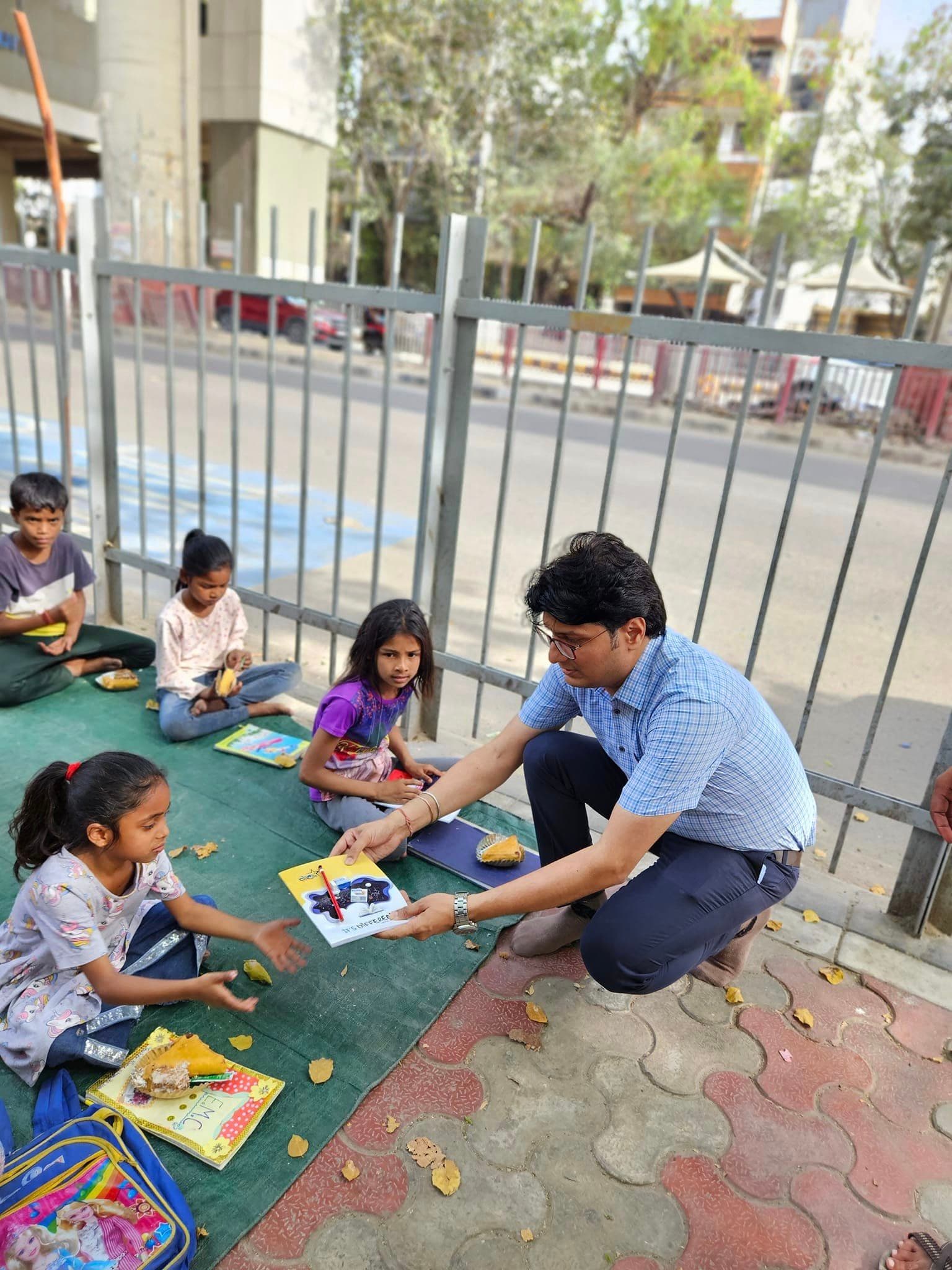 Social contribution moment, photo 7 of 13
