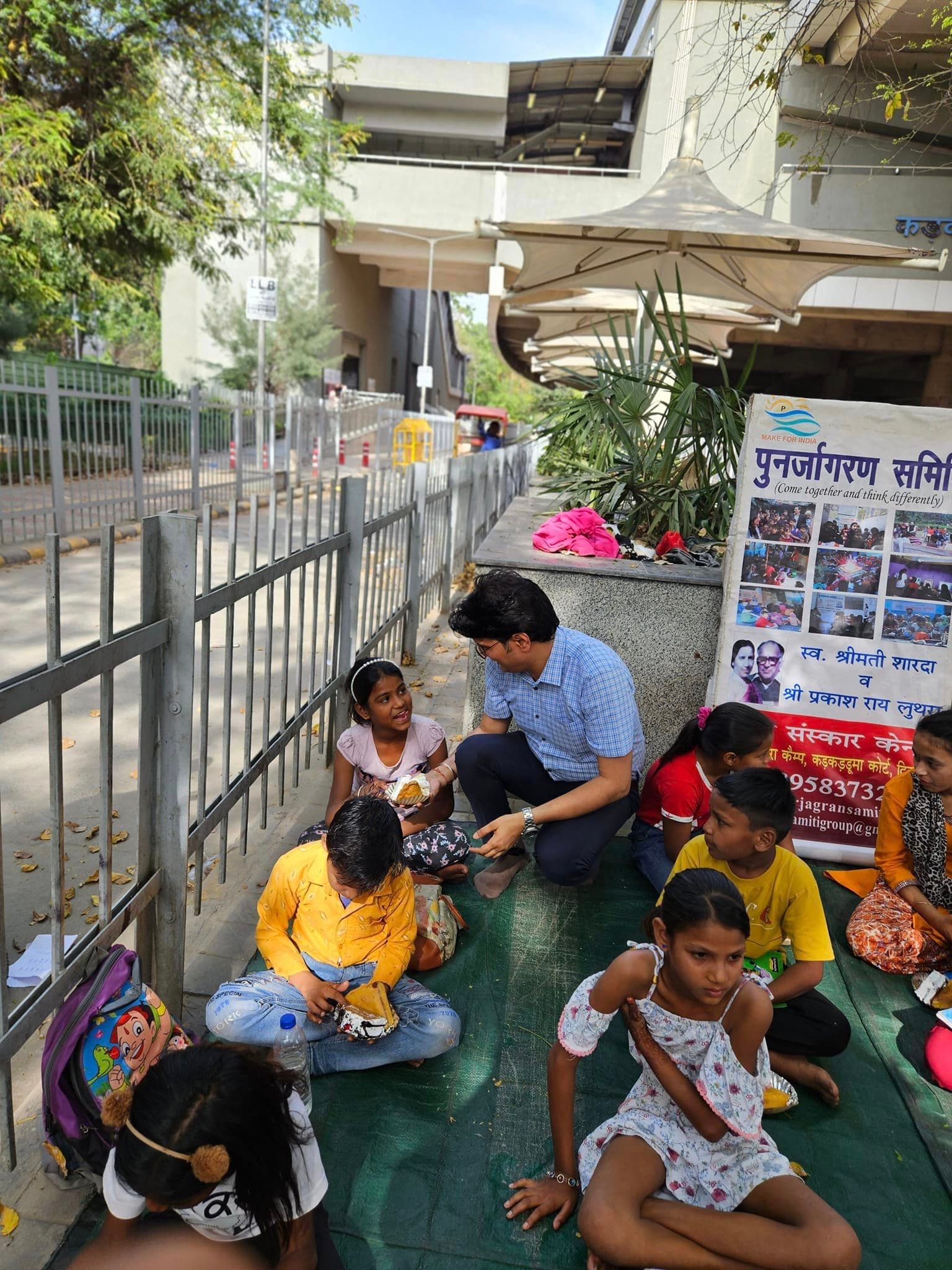 Social contribution moment, photo 6 of 13